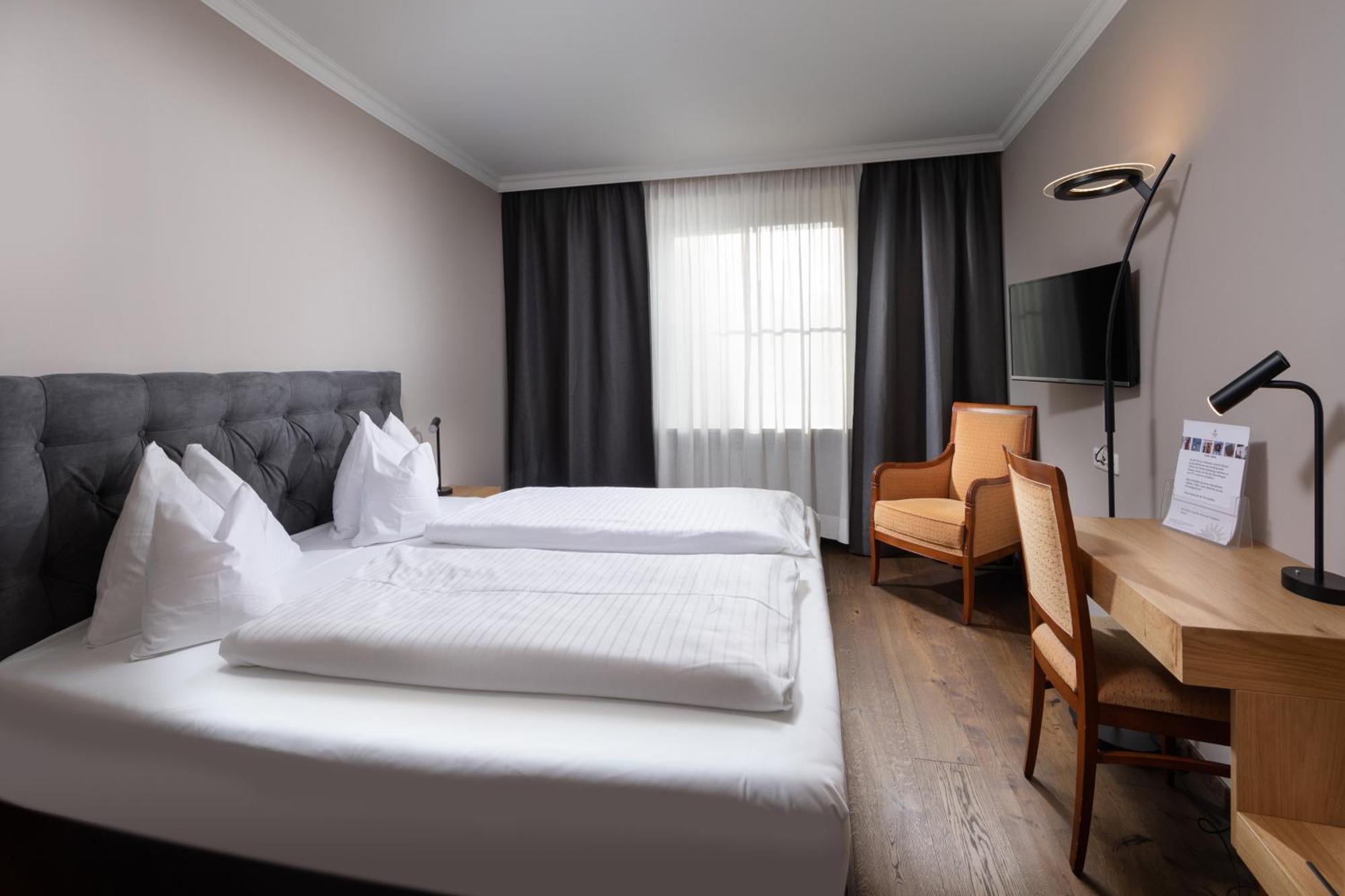 Hotel Goldene Sonne Landshut Exteriér fotografie