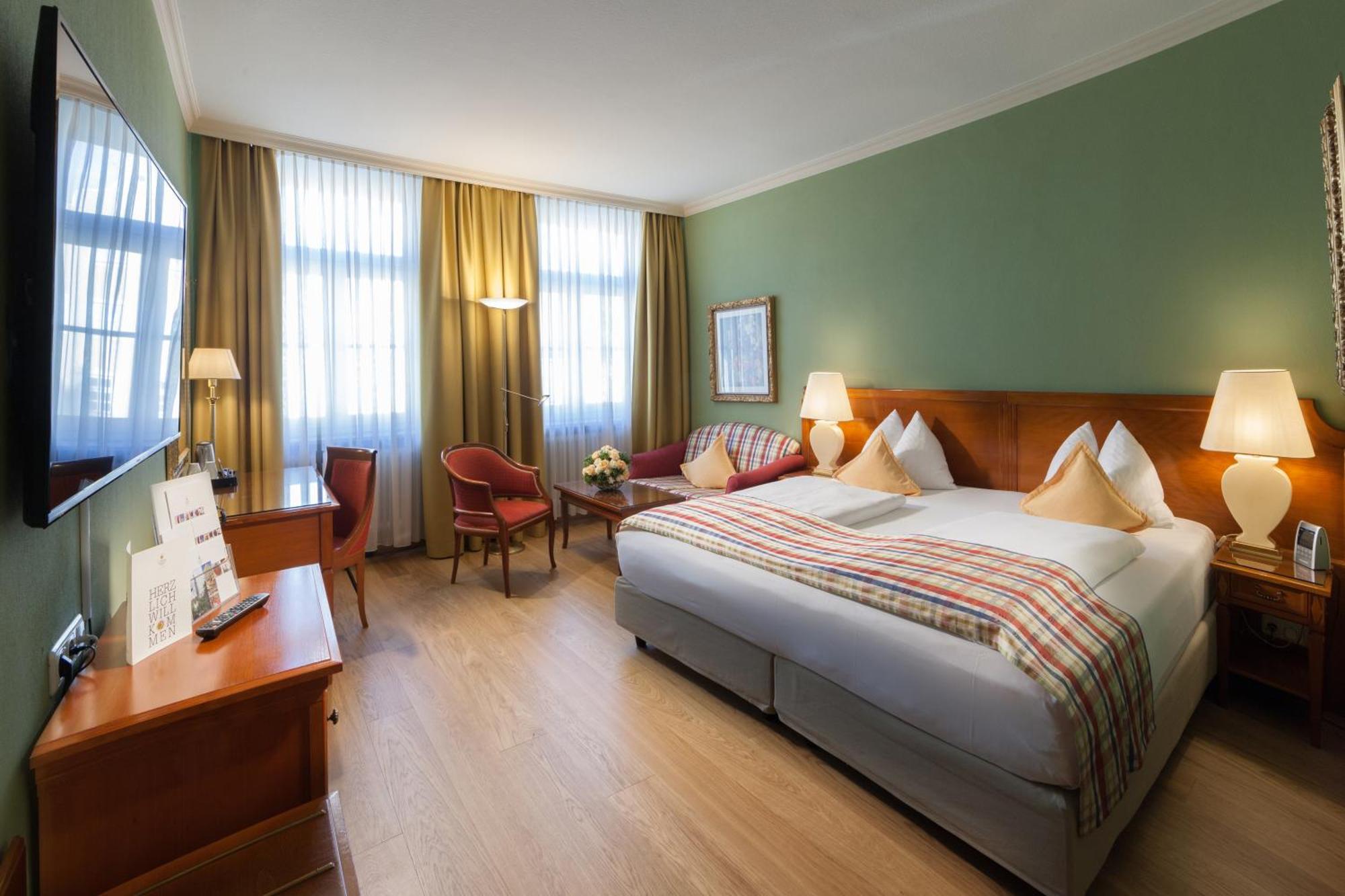 Hotel Goldene Sonne Landshut Exteriér fotografie